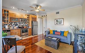 Wine-Dine-Sunshine Cozy Flat In The Heart Of Dtsp